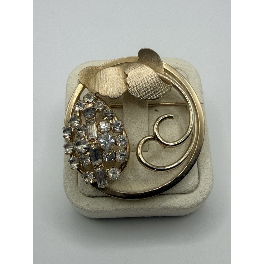 Vintage Gold Tone Rhinestone Brooch Circle Wreath